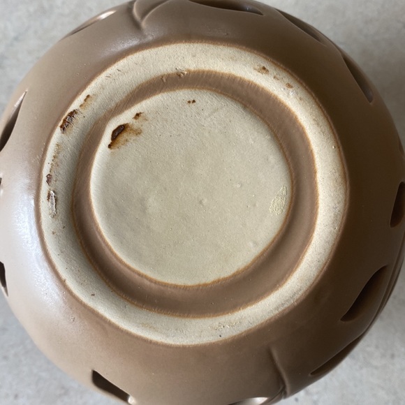 Tea Light Holder Ceramic with Matte finish Exc Shape - Picture 5 of 5